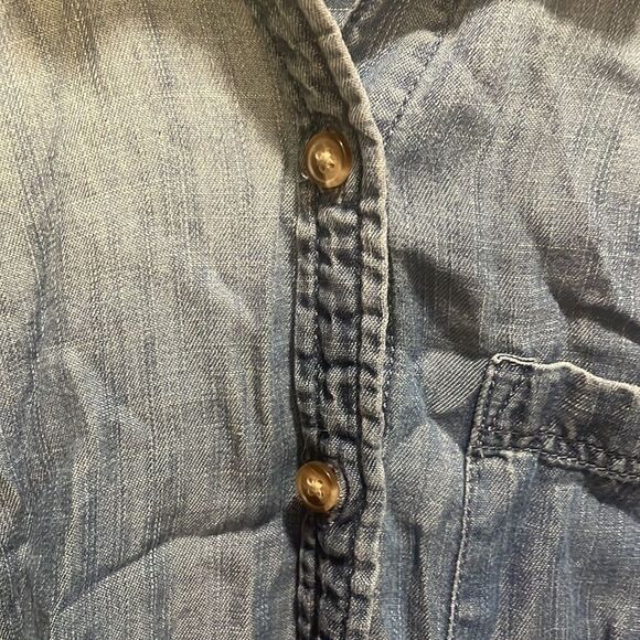 American Eagle Outfitters woman’s denim long sleeve shirt - Picture 10 of 11